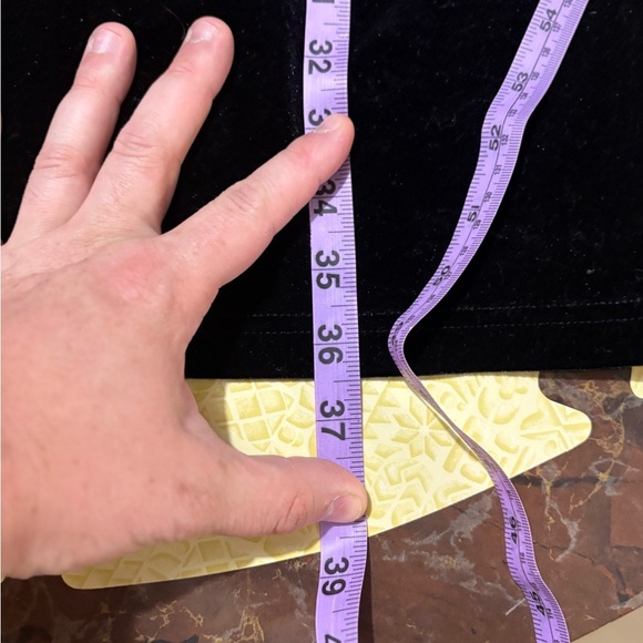 Vintage Chic Black Midi Dress with Sparkling Accents - Picture 8 of 8